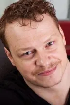 Аарон Хьюз